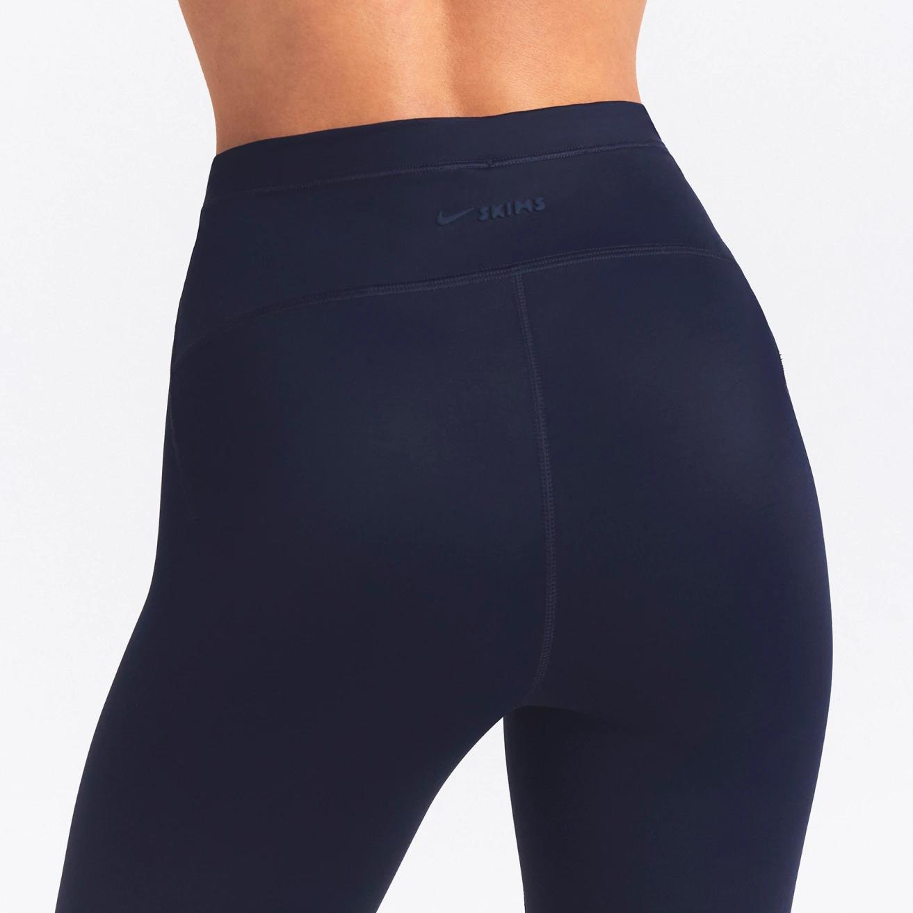 NikeSKIMS Shine Bonded Waist 26” Legging