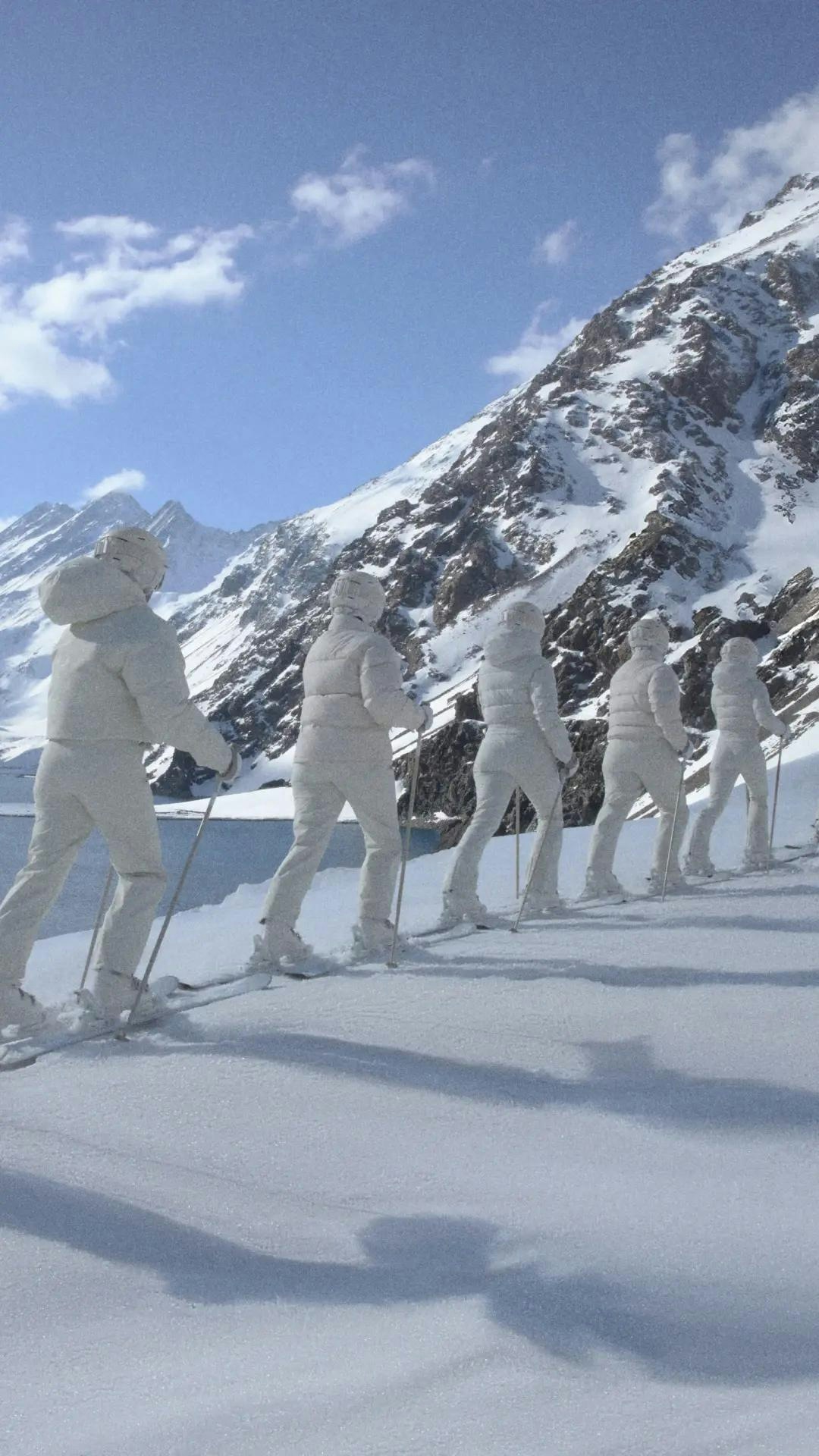 COMING SOON: 
THE NORTH FACE X SKIMS