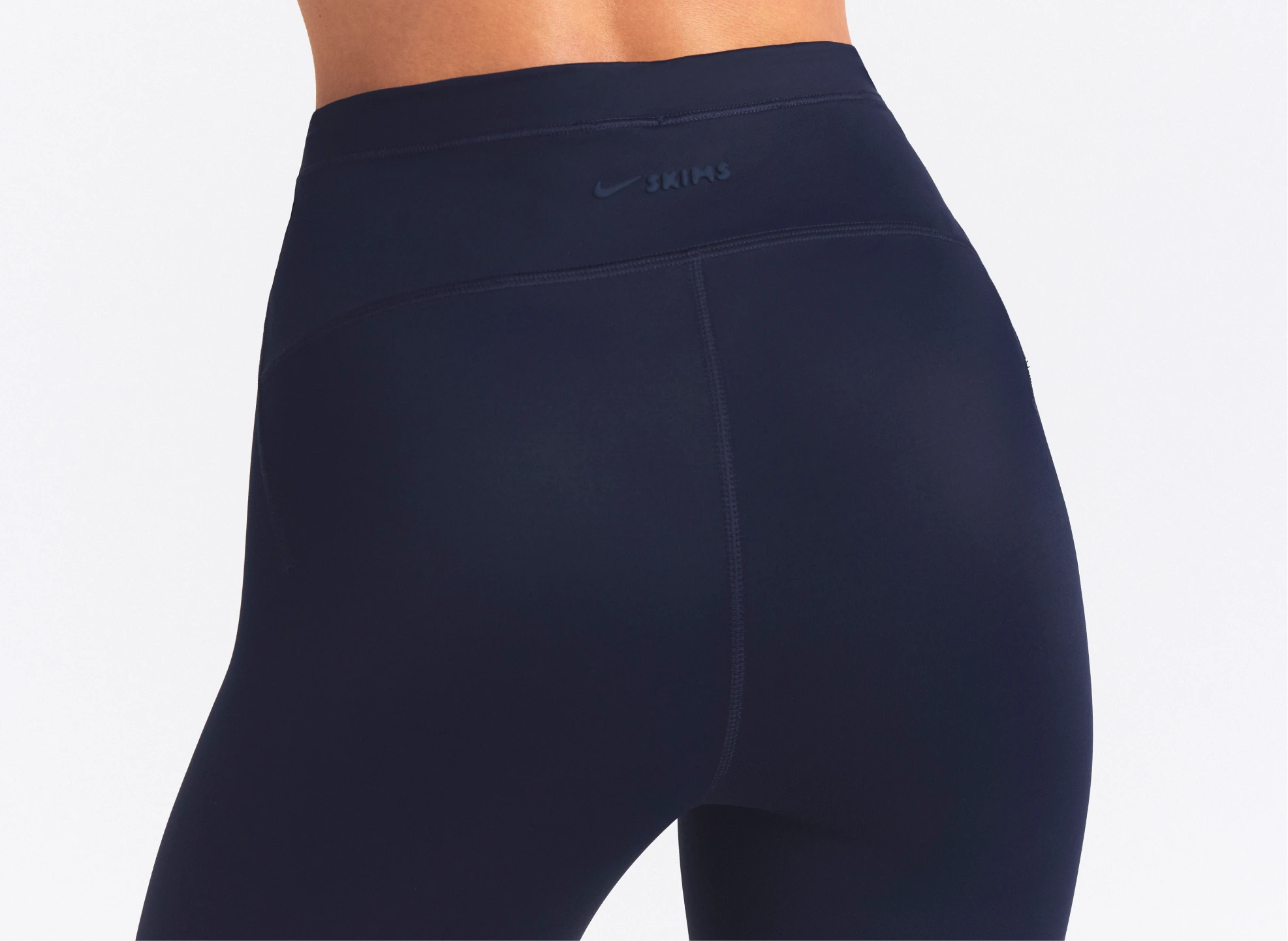 NikeSKIMS Shine Bonded Waist 26” Legging