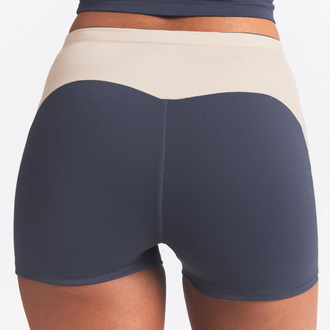 NikeSKIMS Matte Shine 2” Short 