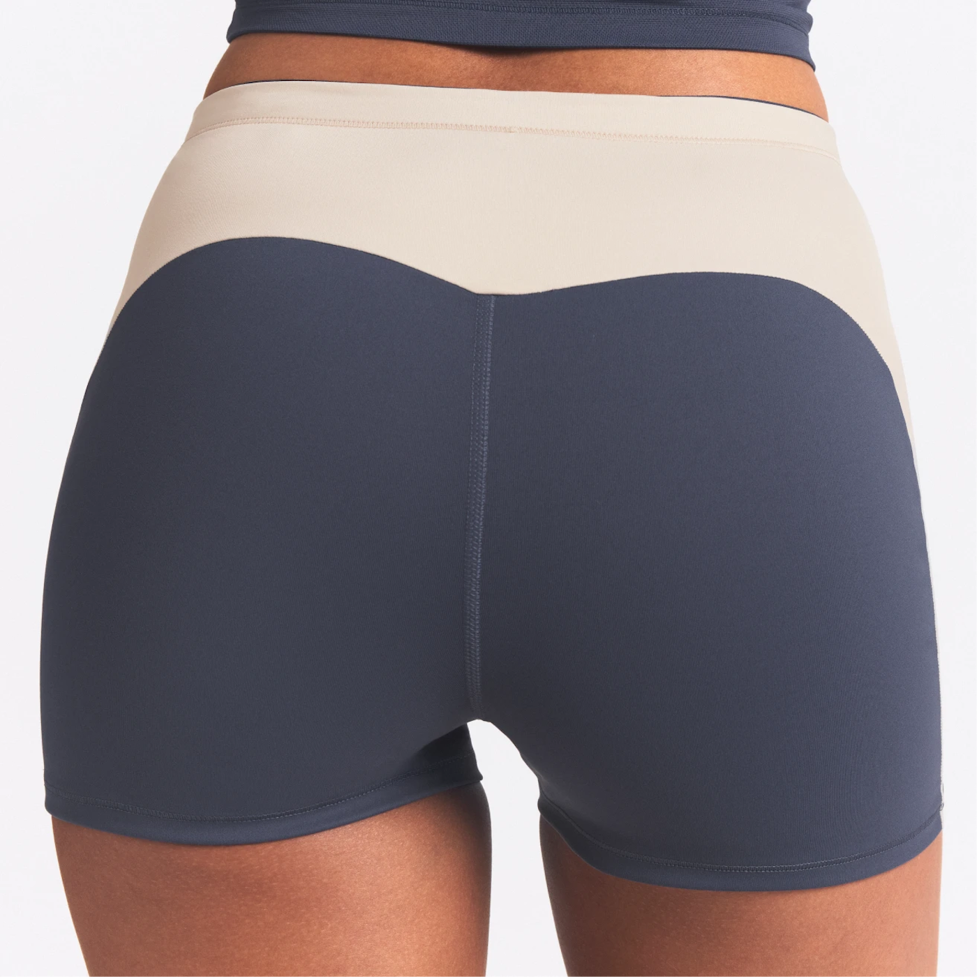 NikeSKIMS Matte Shine 2” Short